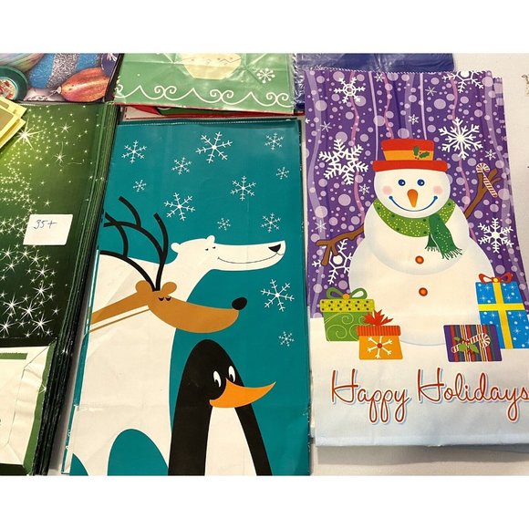 Christmas Paper Gift Bag Lot Of 35 Various Styles With Stickers And Gift Tags - Picture 4 of 6